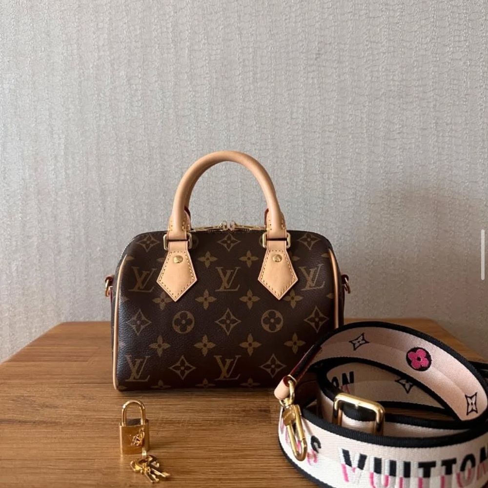 Louis Vuitton Speedy 20 Monogram, with Strap